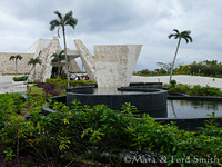 Grand Sirenis Mayan Beach Fountain and Lobby